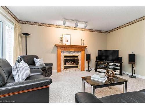434 Stonehaven Place, London, ON - Indoor Photo Showing Living Room With Fireplace