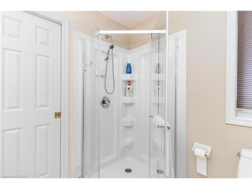 434 Stonehaven Place, London, ON - Indoor Photo Showing Bathroom