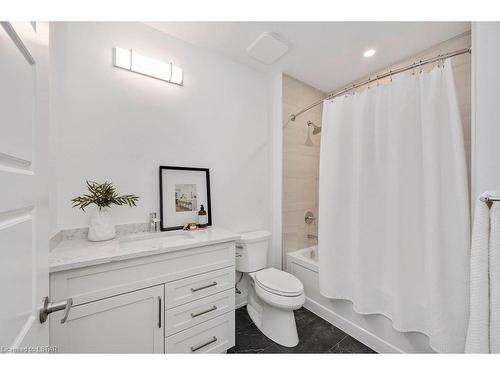 311-1975 Fountain Grass Drive, London, ON - Indoor Photo Showing Bathroom