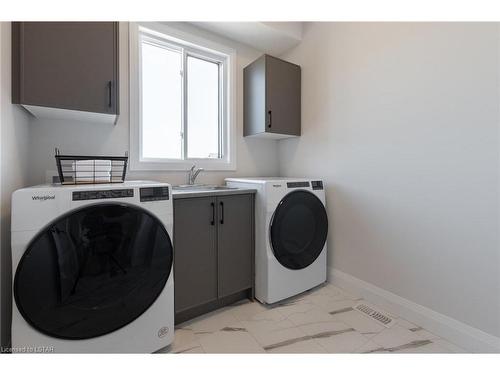 6378 Heathwoods Avenue, London, ON - Indoor Photo Showing Laundry Room