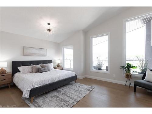 6378 Heathwoods Avenue, London, ON - Indoor Photo Showing Bedroom