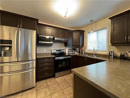 1742 Ennismore Crescent, London, ON - Indoor Photo Showing Kitchen With Double Sink