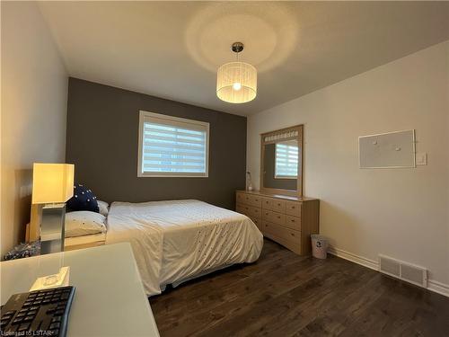 1742 Ennismore Crescent, London, ON - Indoor Photo Showing Bedroom