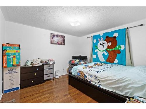 502 Norfolk Place, London, ON - Indoor Photo Showing Bedroom