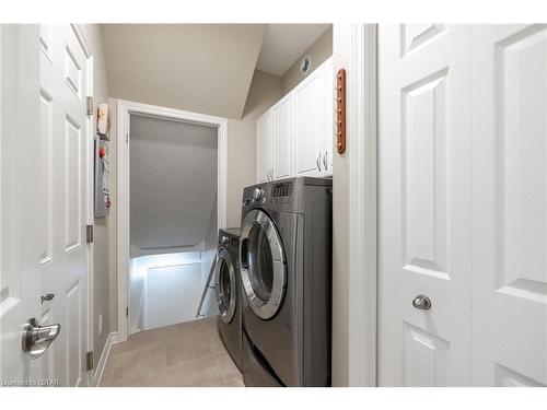 2089 Logans Run, London, ON - Indoor Photo Showing Laundry Room