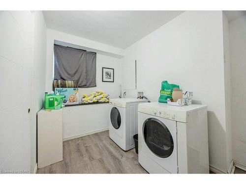 1836 Avalon Street, London, ON - Indoor Photo Showing Laundry Room