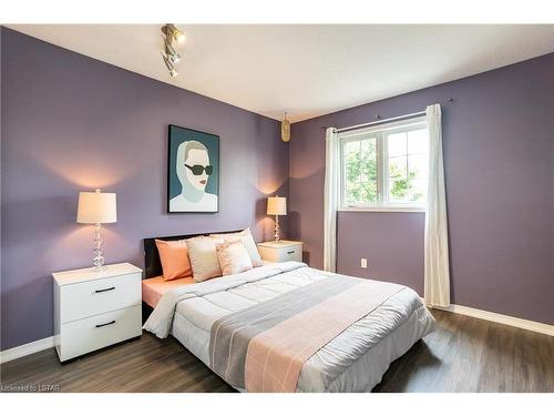 476 Cardigan Drive, London, ON - Indoor Photo Showing Bedroom