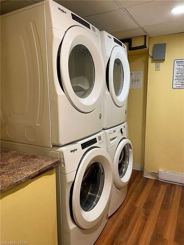 309-1 Jacksway Crescent, London, ON - Indoor Photo Showing Laundry Room