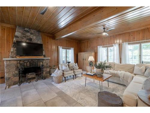 39 Wimbledon Court, London, ON - Indoor Photo Showing Living Room With Fireplace