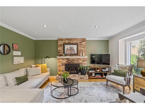 539 Rosecliffe Terrace, London, ON - Indoor Photo Showing Living Room With Fireplace