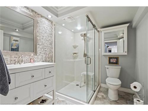 539 Rosecliffe Terrace, London, ON - Indoor Photo Showing Bathroom