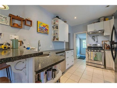 54 Albion Street, London, ON - Indoor Photo Showing Kitchen With Double Sink