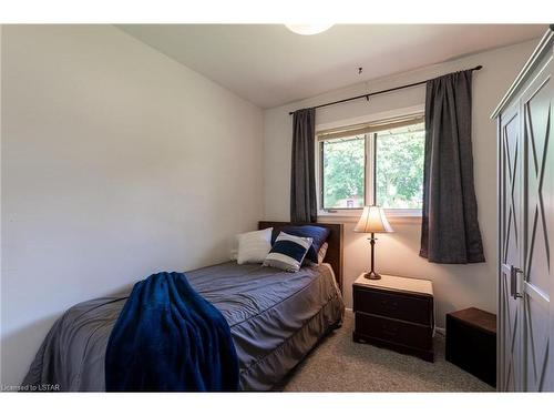 175 Burnside Drive, London, ON - Indoor Photo Showing Bedroom
