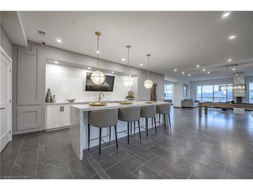 1001-460 Callaway Road, London, ON - Indoor Photo Showing Kitchen With Upgraded Kitchen