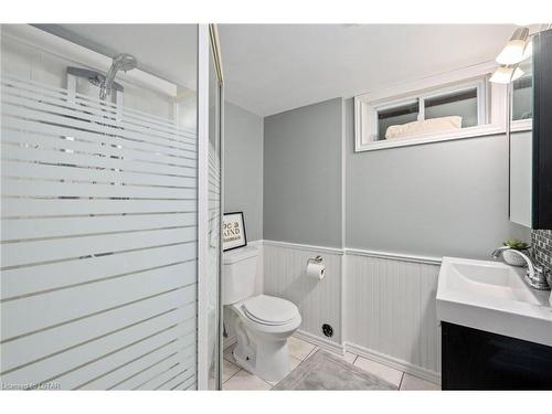 650 Donegal Drive, London, ON - Indoor Photo Showing Bathroom