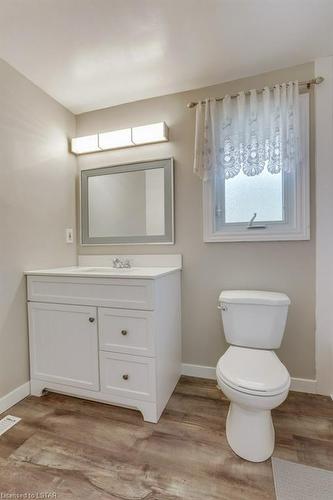 52-25 Erica Crescent, London, ON - Indoor Photo Showing Bathroom