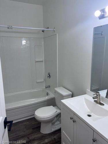 3-354 Wellington Street, London, ON - Indoor Photo Showing Bathroom