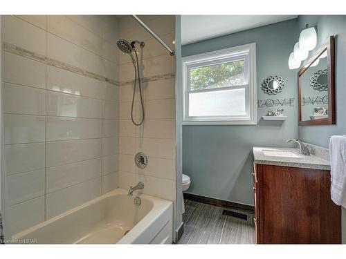 12 Silverdale Crescent, London, ON - Indoor Photo Showing Bathroom