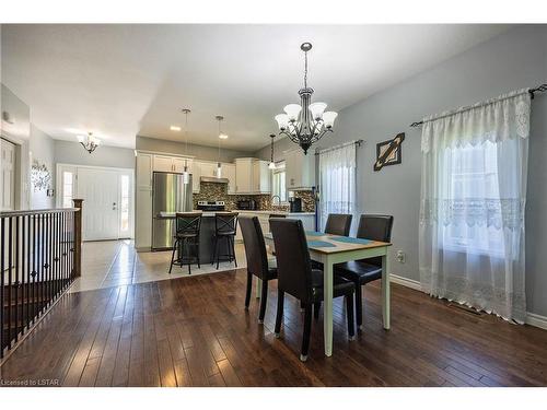 1062 Moy Crescent, London, ON - Indoor Photo Showing Dining Room
