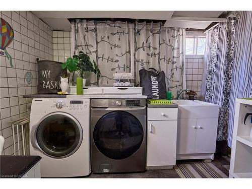 26 Highway Avenue, London, ON - Indoor Photo Showing Laundry Room