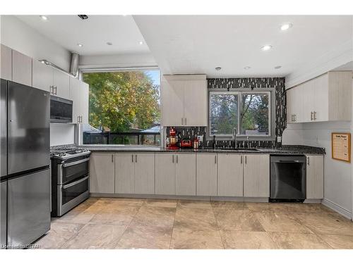 1155 Royal York Road, London, ON - Indoor Photo Showing Kitchen