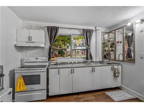 1155 Royal York Road, London, ON - Indoor Photo Showing Kitchen