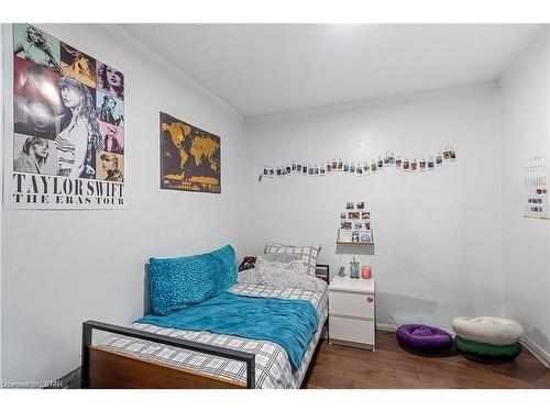 1155 Royal York Road, London, ON - Indoor Photo Showing Bedroom