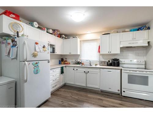 23-217 Martinet Avenue, London, ON - Indoor Photo Showing Kitchen With Double Sink