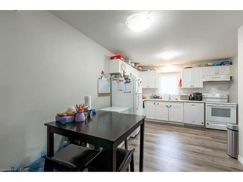 23-217 Martinet Avenue, London, ON - Indoor Photo Showing Kitchen