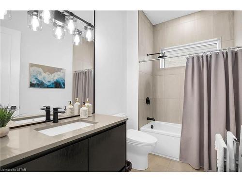 7353 Silver Creek Circle, London, ON - Indoor Photo Showing Bathroom