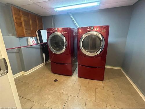 96 Gablewood Crescent, London, ON - Indoor Photo Showing Laundry Room