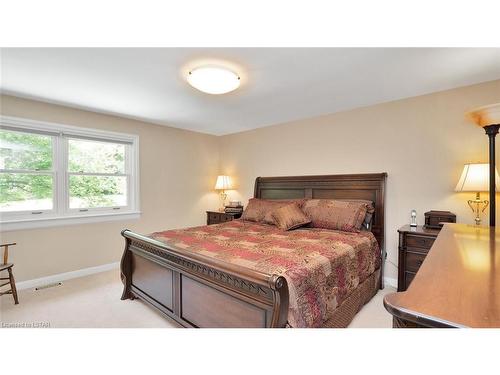 1370 Corley Drive, London, ON - Indoor Photo Showing Bedroom