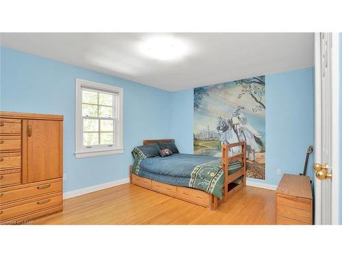 1370 Corley Drive, London, ON - Indoor Photo Showing Bedroom