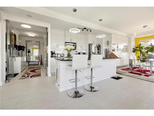 1403-1030 Coronation Drive, London, ON - Indoor Photo Showing Kitchen With Upgraded Kitchen