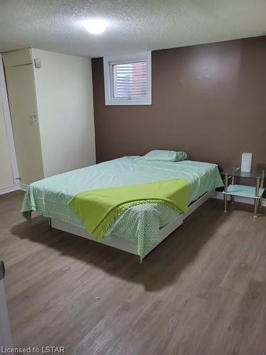 494 Commissioners Road E, London, ON - Indoor Photo Showing Bedroom