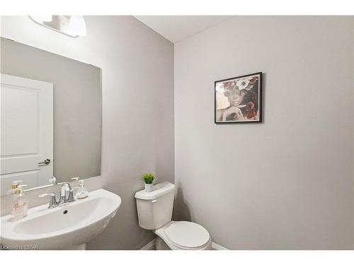 63-2040 Shore Road, London, ON - Indoor Photo Showing Bathroom