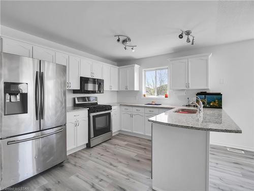 51 Trapper Street, London, ON - Indoor Photo Showing Kitchen With Upgraded Kitchen