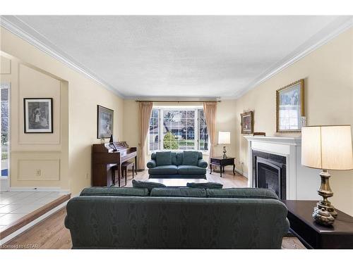 751 Griffith Street, London, ON - Indoor Photo Showing Living Room With Fireplace