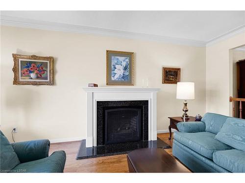 751 Griffith Street, London, ON - Indoor Photo Showing Living Room With Fireplace