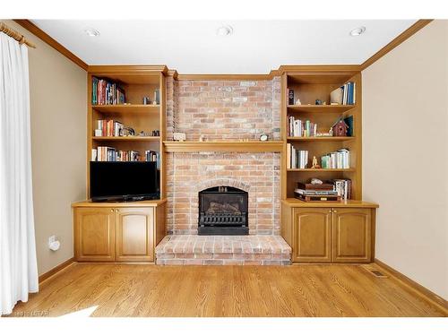 751 Griffith Street, London, ON - Indoor With Fireplace