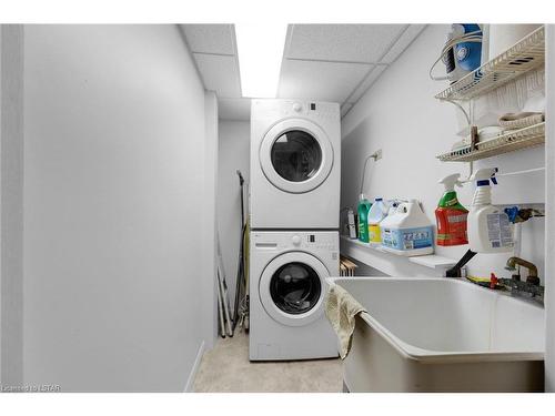 751 Griffith Street, London, ON - Indoor Photo Showing Laundry Room