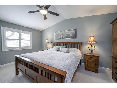 28-2100 Denview Avenue, London, ON - Indoor Photo Showing Bedroom