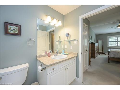 28-2100 Denview Avenue, London, ON - Indoor Photo Showing Bathroom