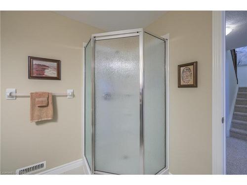 28-2100 Denview Avenue, London, ON - Indoor Photo Showing Bathroom