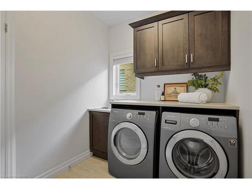 965 Gleneagle Trail, London, ON - Indoor Photo Showing Laundry Room
