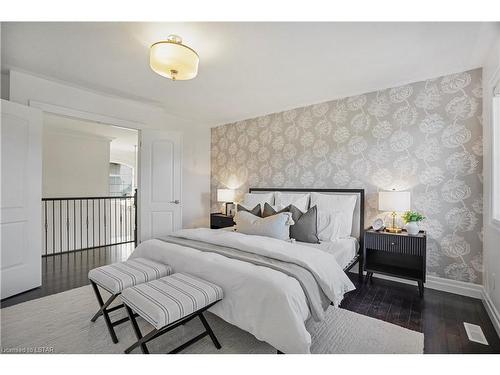 965 Gleneagle Trail, London, ON - Indoor Photo Showing Bedroom