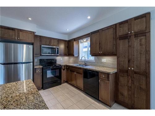 2652 Bateman Trail, London, ON - Indoor Photo Showing Kitchen With Double Sink