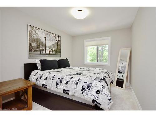 946 Cook Drive Drive, Midland, ON - Indoor Photo Showing Bedroom