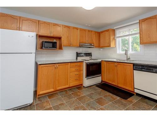 191 Martinet Avenue, London, ON - Indoor Photo Showing Kitchen With Double Sink