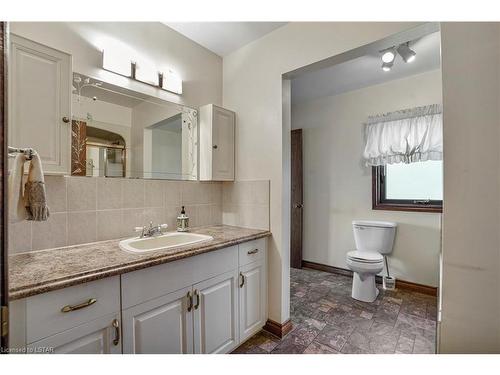 9788 Tower Road, St. Thomas, ON - Indoor Photo Showing Bathroom